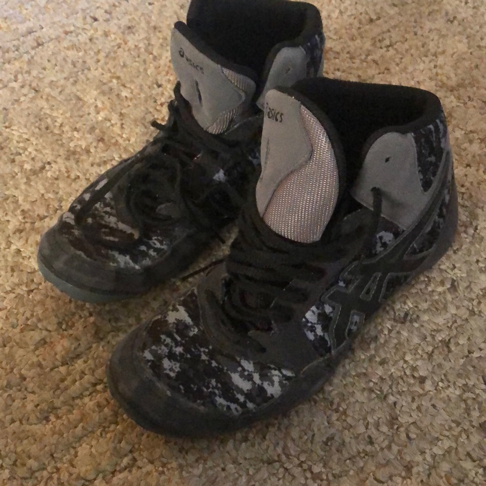 Wrestling shoes 🤼‍♂️